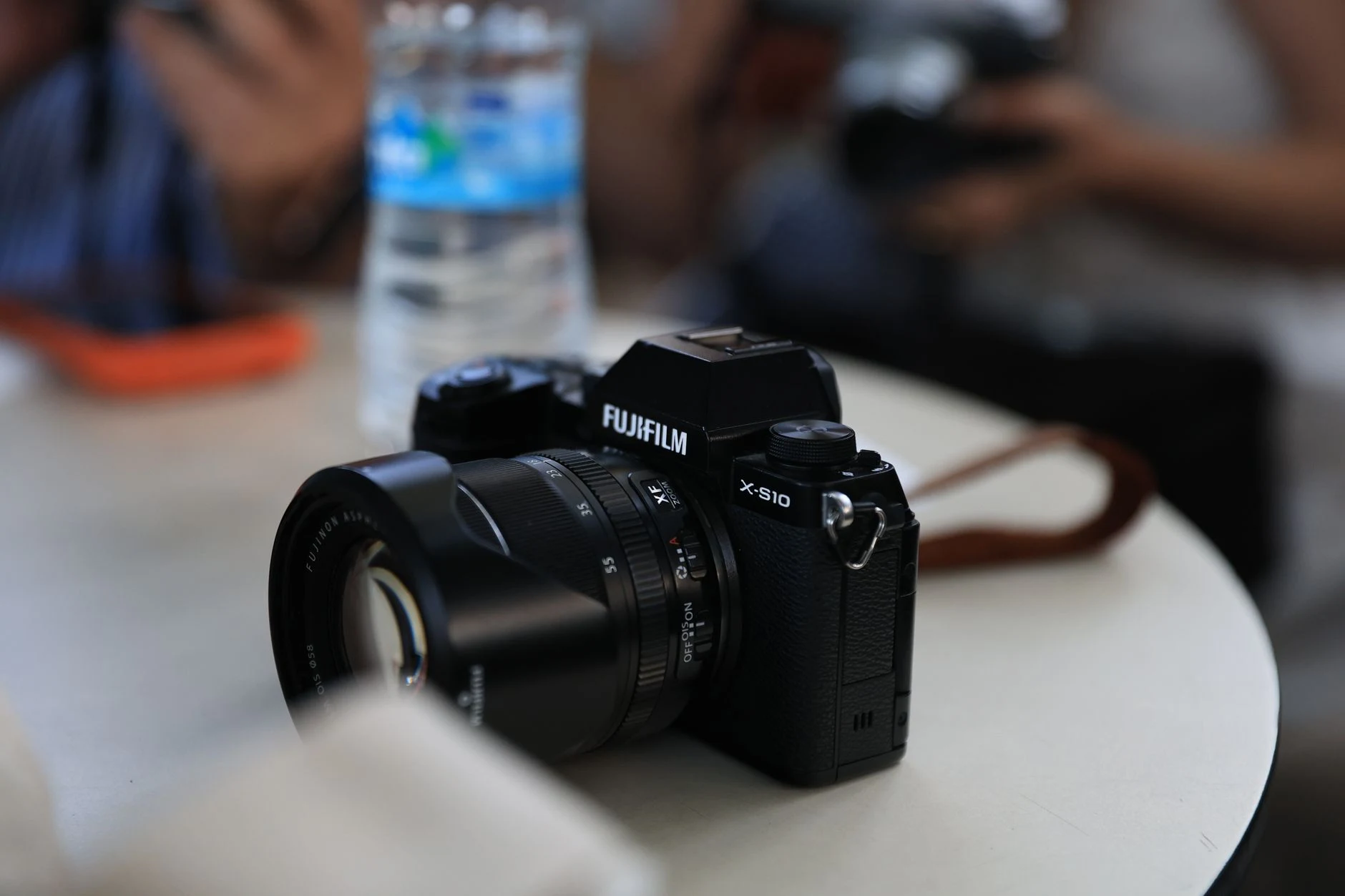 Découverte du Fujifilm X-S10 : Un Appareil Photo Hybride Performant