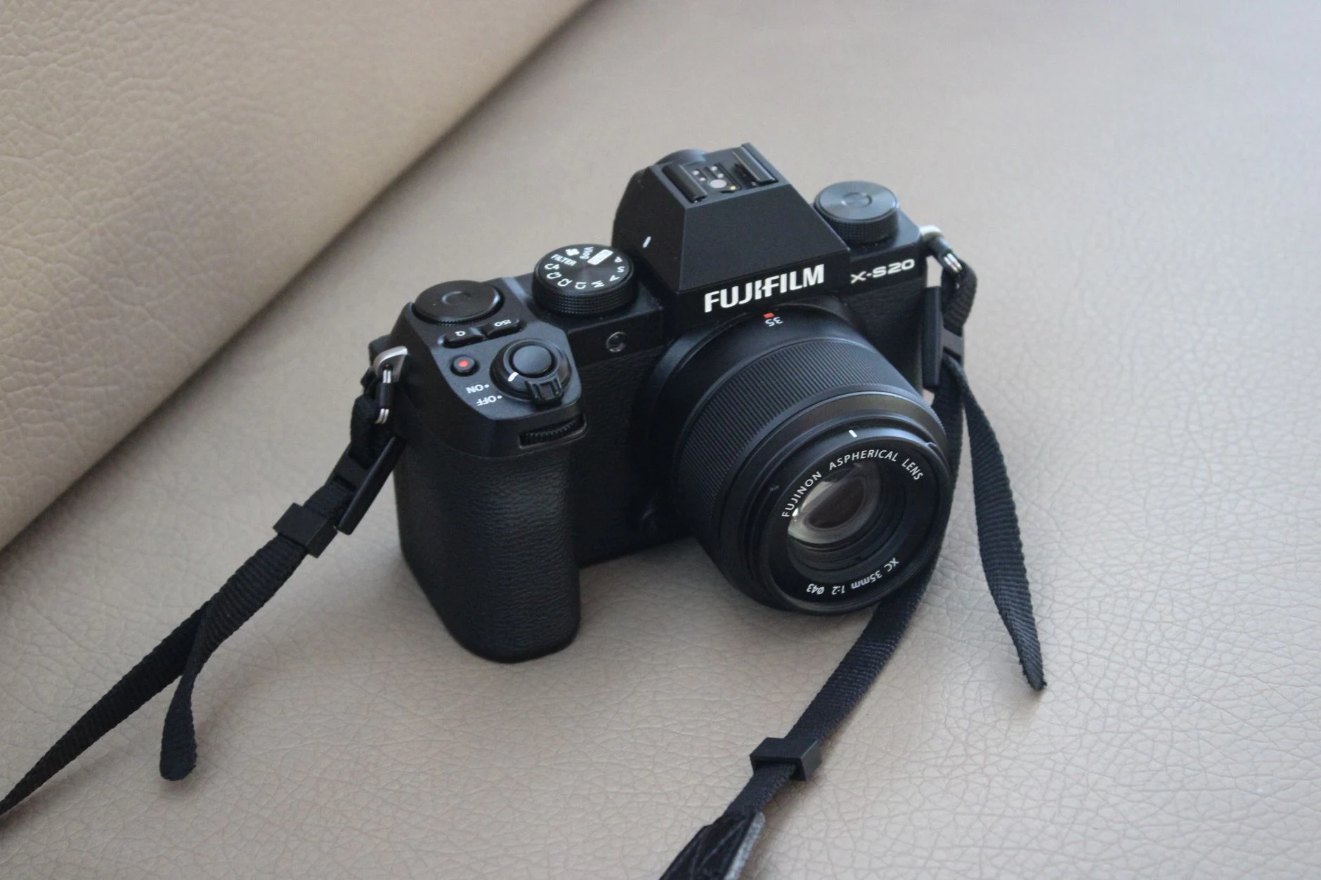 Fujifilm X-S20 : Un Appareil Hybride Révolutionnaire pour Photographes et Vidéastes